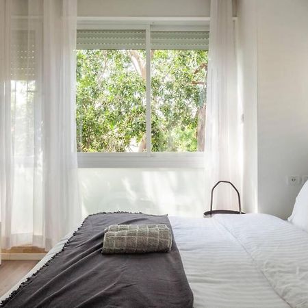 Big Apartment Next To Gordon Beach Plus Free Parking Tel Aviv Exteriör bild