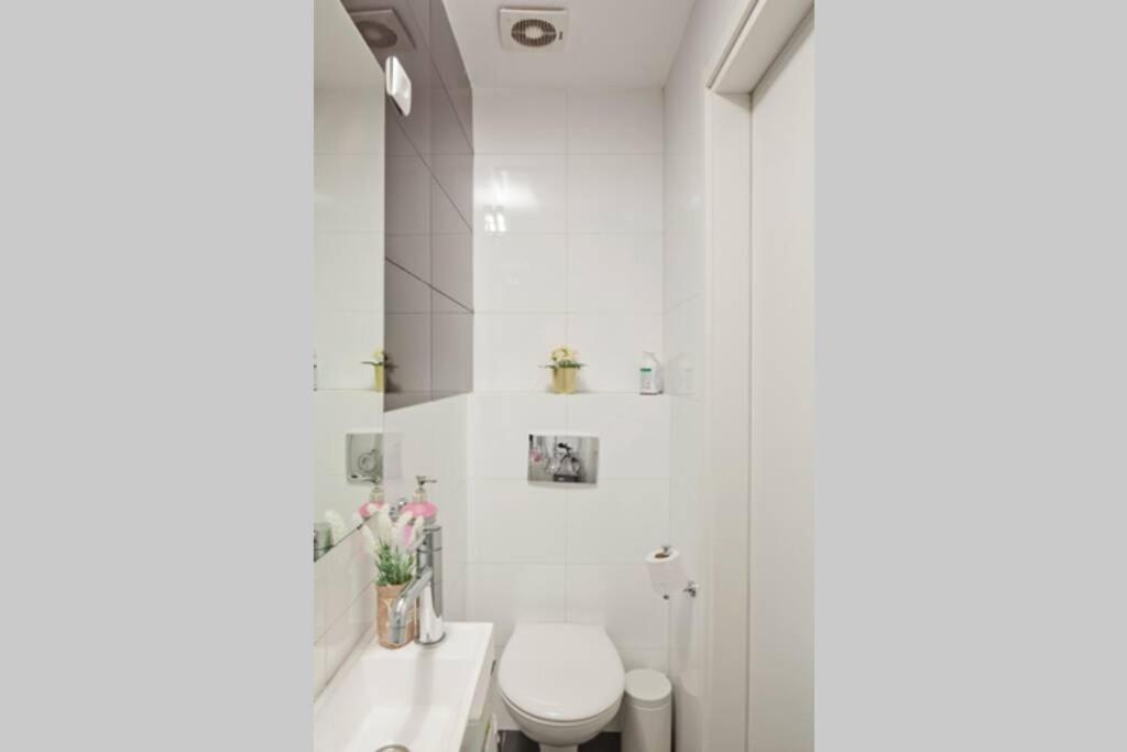 Big Apartment Next To Gordon Beach Plus Free Parking Tel Aviv Exteriör bild