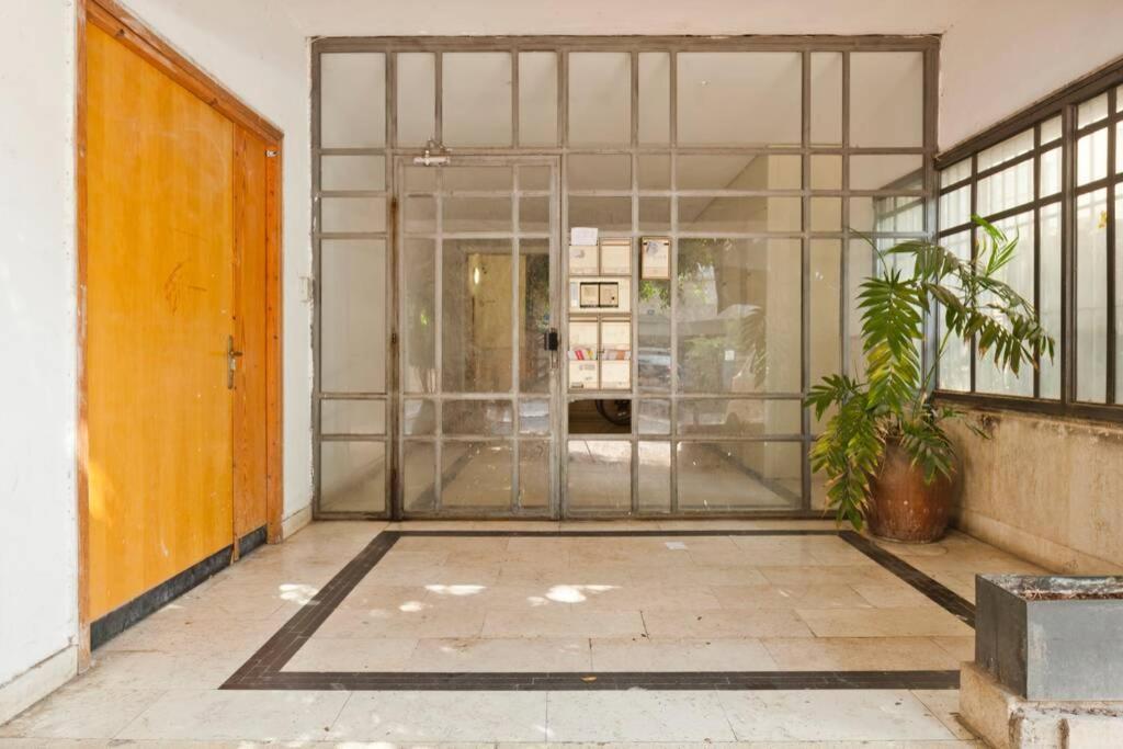 Big Apartment Next To Gordon Beach Plus Free Parking Tel Aviv Exteriör bild