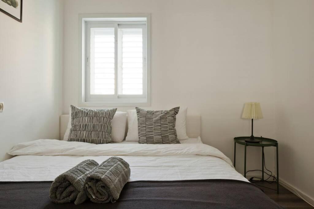 Big Apartment Next To Gordon Beach Plus Free Parking Tel Aviv Exteriör bild